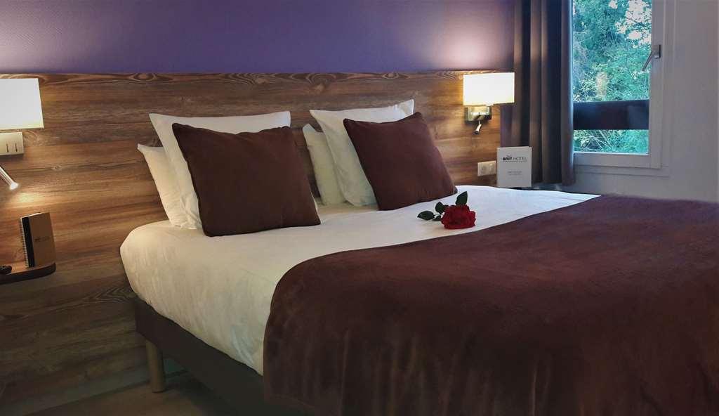 Brit Hotel Confort Pau Lons Habitación foto