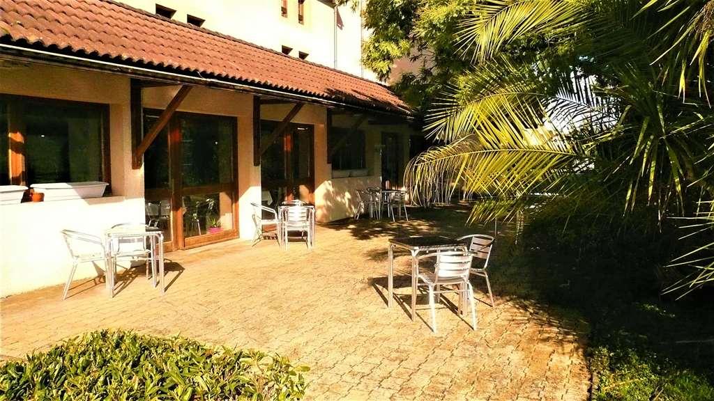 Brit Hotel Confort Pau Lons Exterior foto