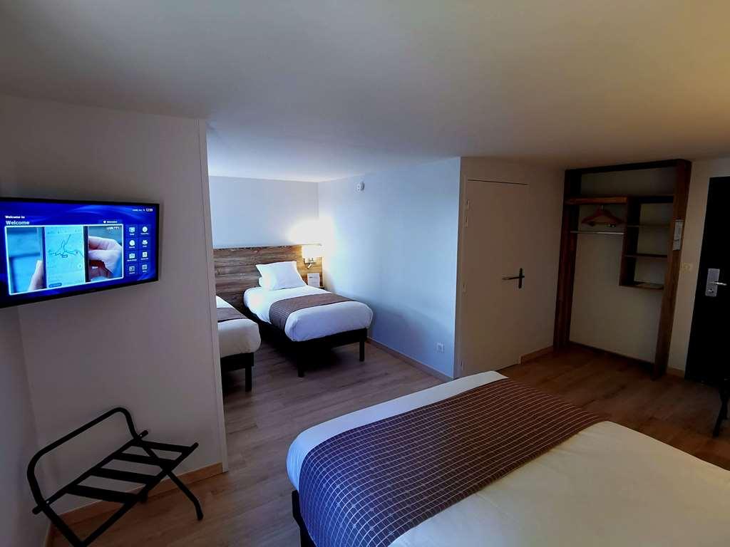 Brit Hotel Confort Pau Lons Habitación foto