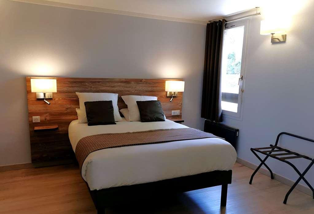 Brit Hotel Confort Pau Lons Habitación foto