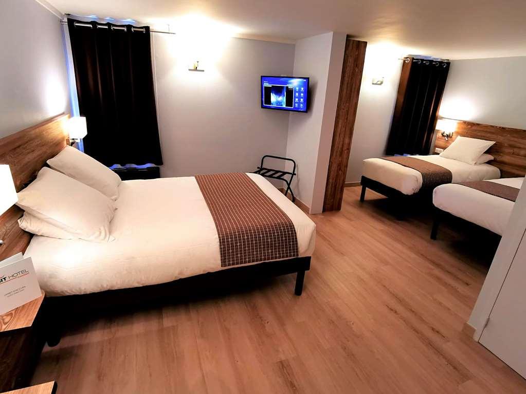 Brit Hotel Confort Pau Lons Habitación foto