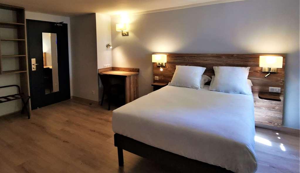 Brit Hotel Confort Pau Lons Habitación foto