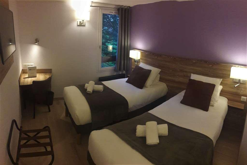 Brit Hotel Confort Pau Lons Habitación foto