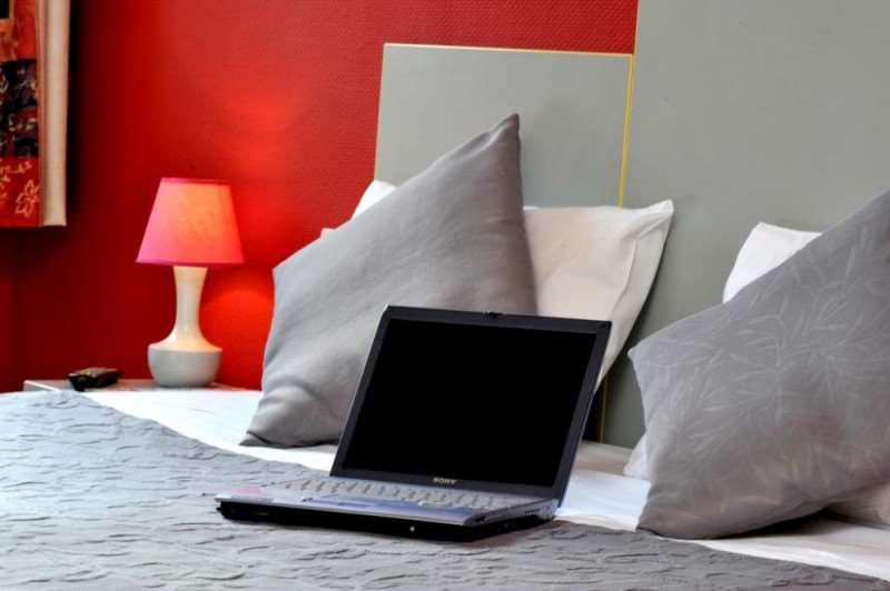 Brit Hotel Confort Pau Lons Habitación foto