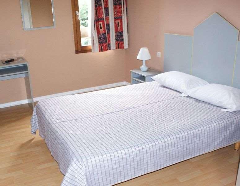 Brit Hotel Confort Pau Lons Habitación foto
